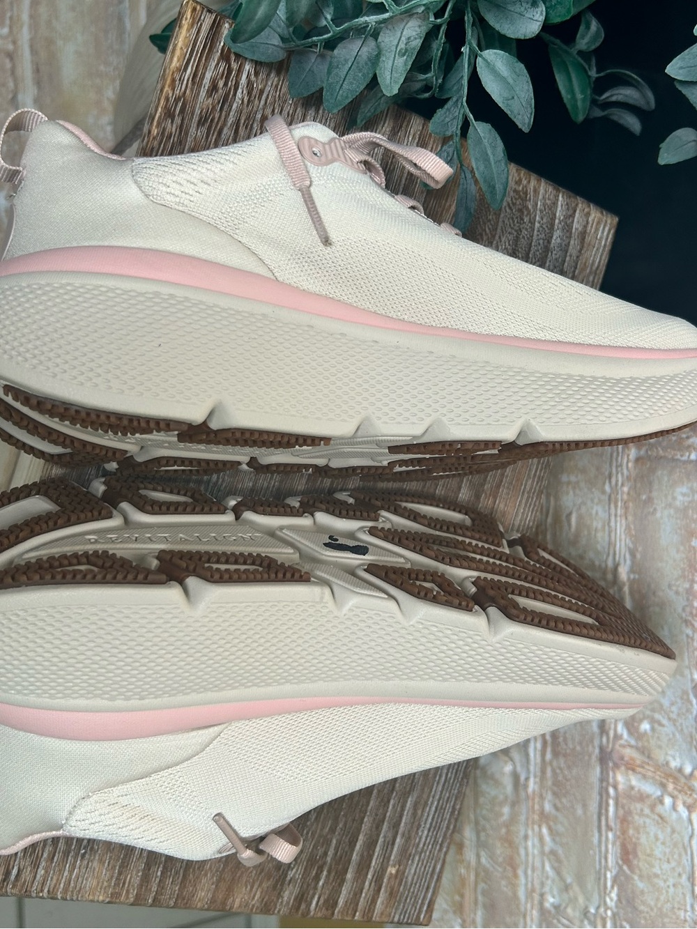 Revitalign Gaia Walking Sneaker Sand Shell Pink Women’s Size 9D wide NWOB #22 - Picture 7 of 11